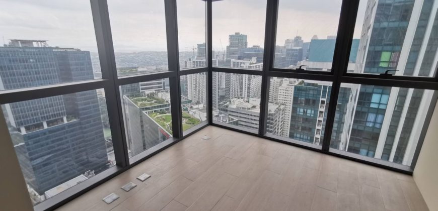 Uptown Ritz BGC Lower Penthouse